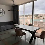 Apartament Mare *